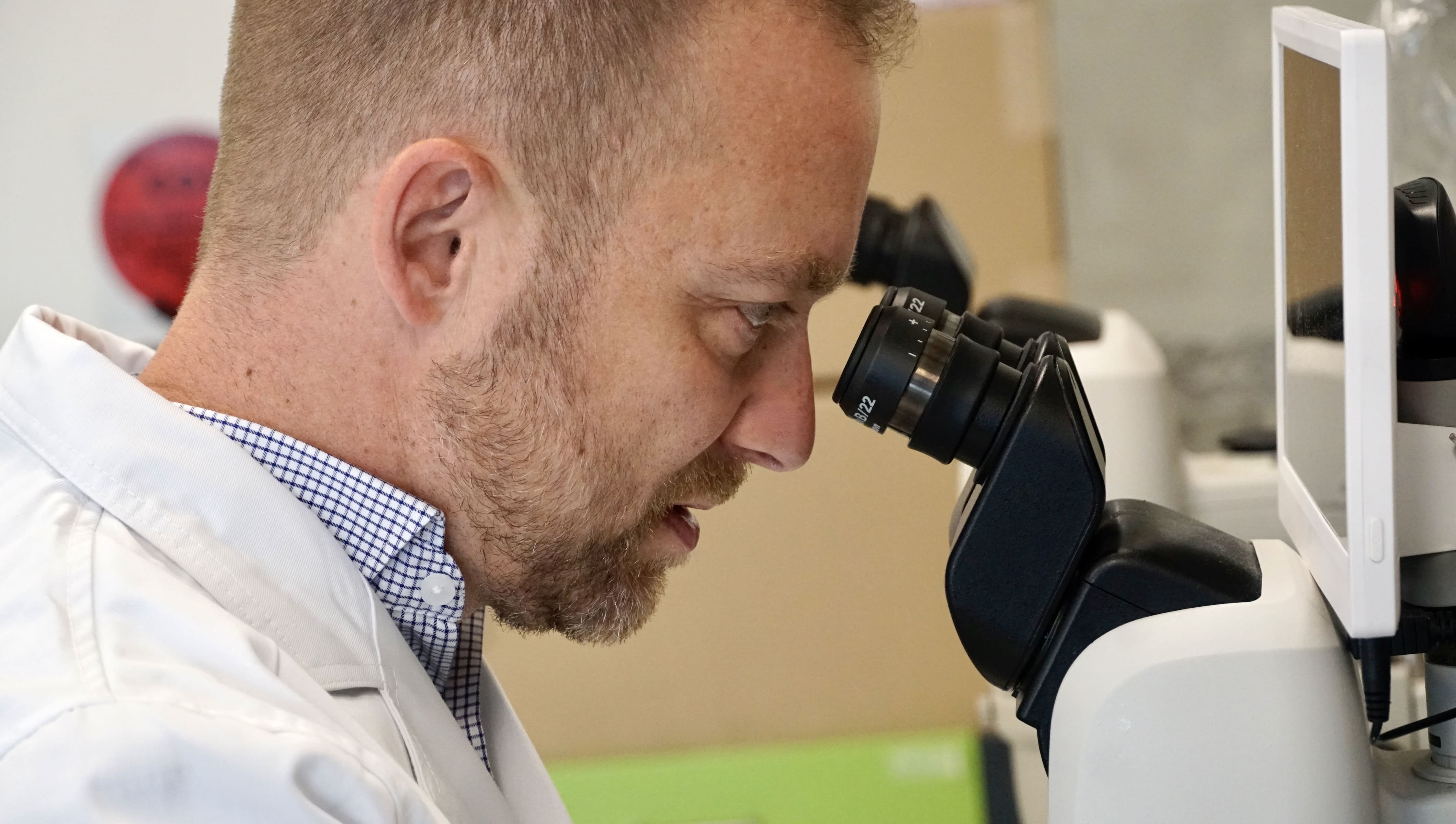 Invest in the future of Peter Mac's cancer research.